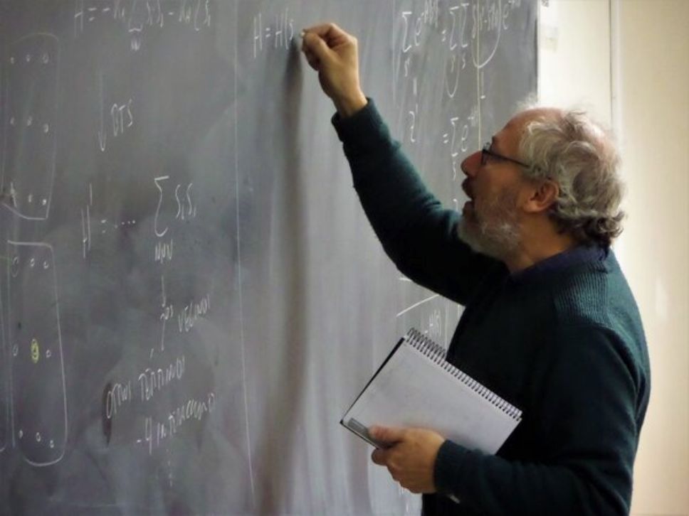 Podcasts de Física estrena nueva temporada: celebra más de 130 mil reproducciones